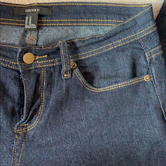 Two pairs of Forever 21 Skinny Jeans - Picture 4 of 8